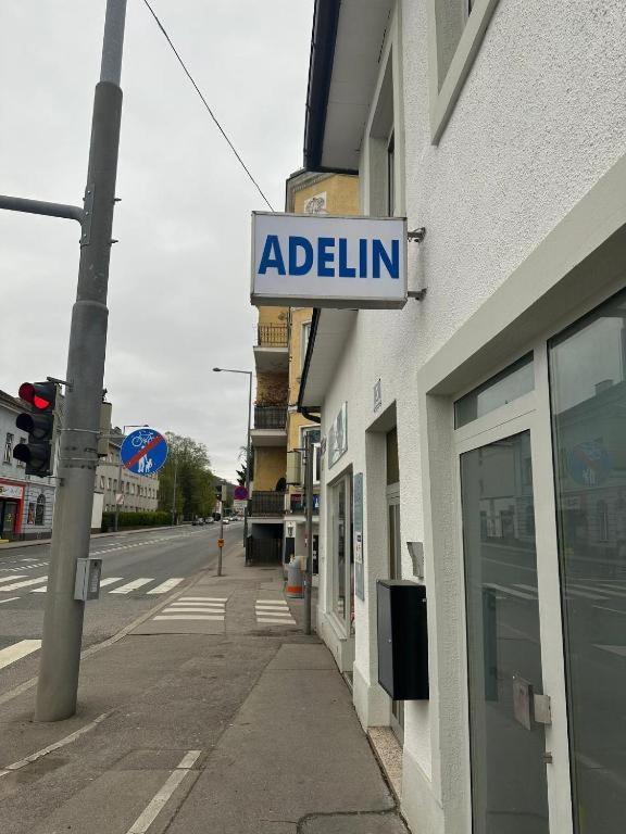 Хостел Adelin Вена Экстерьер фото
